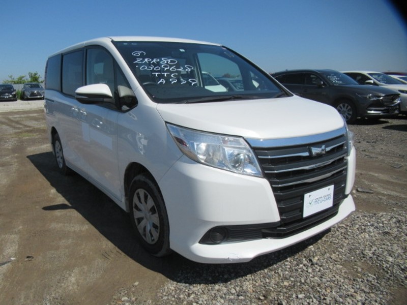 2017 TOYOTA NOAH X V-PKG