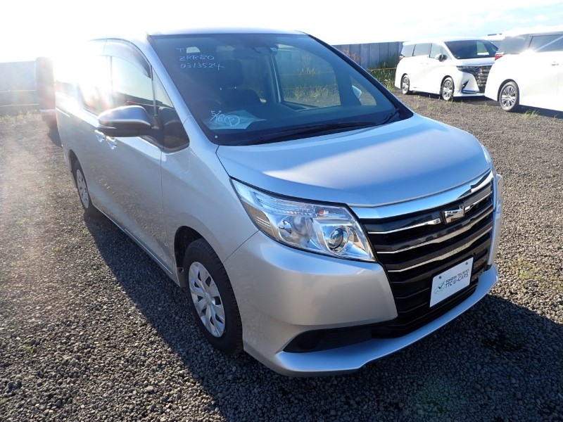 2017 TOYOTA NOAH X