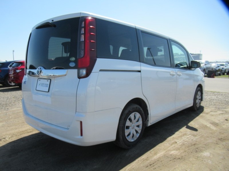 2017 TOYOTA NOAH X V-PKG