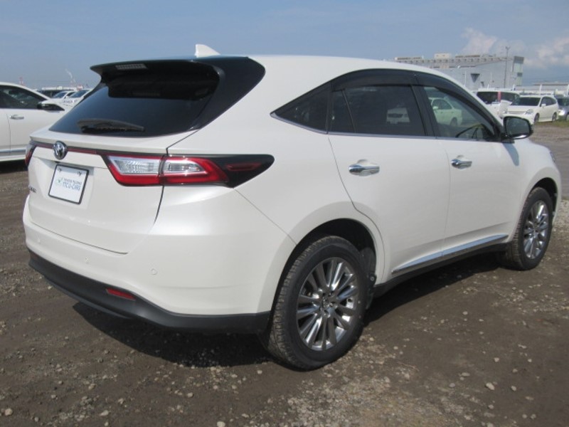 2017 TOYOTA HARRIER PREMIUM