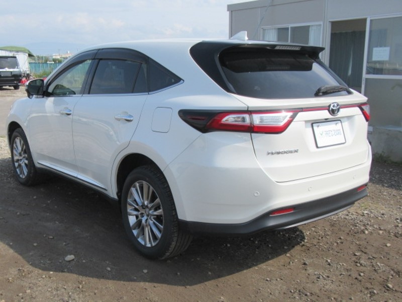 2017 TOYOTA HARRIER PREMIUM