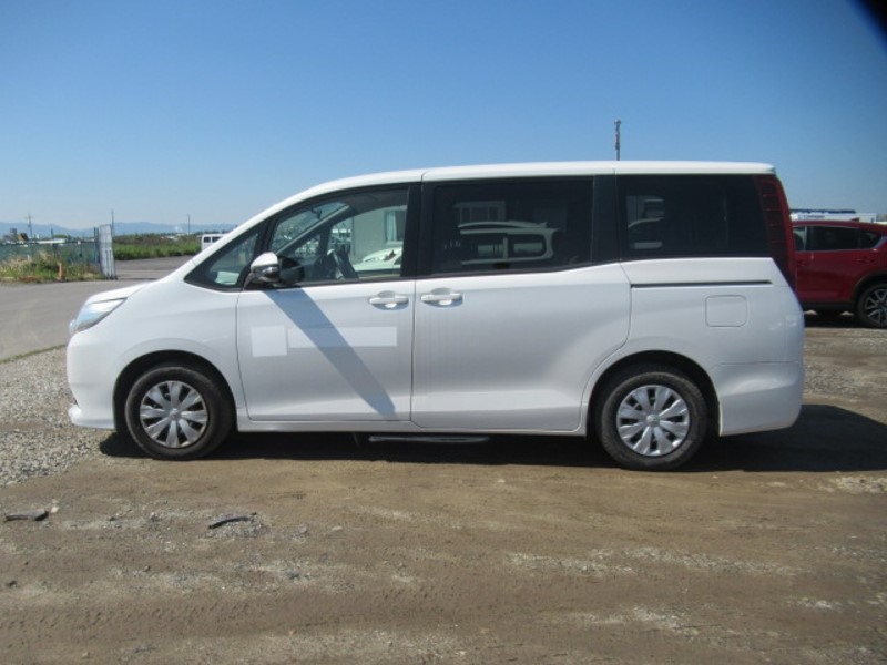 2017 TOYOTA NOAH X V-PKG