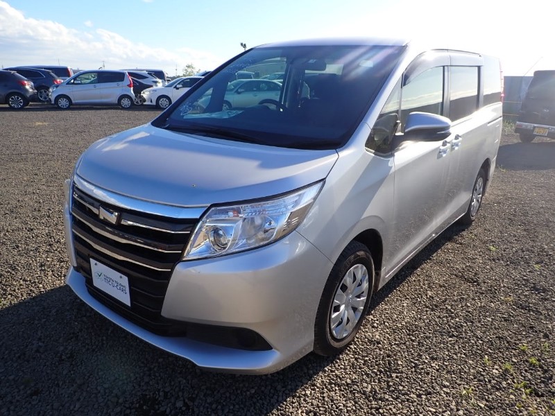 2017 TOYOTA NOAH X