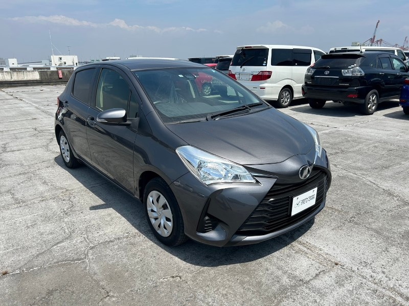 2017TOYOTA VITZ F