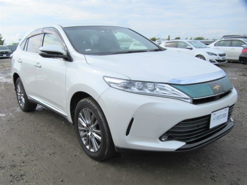 2017 TOYOTA HARRIER PREMIUM RED INTERIOR