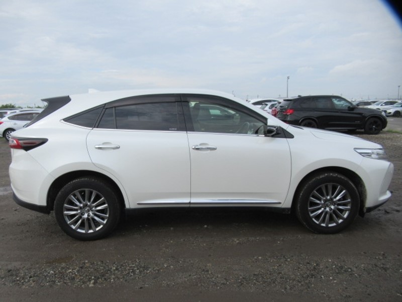 2017 TOYOTA HARRIER PREMIUM RED INTERIOR