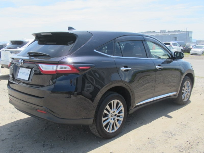 2017 TOYOTA HARRIER PREMIUM