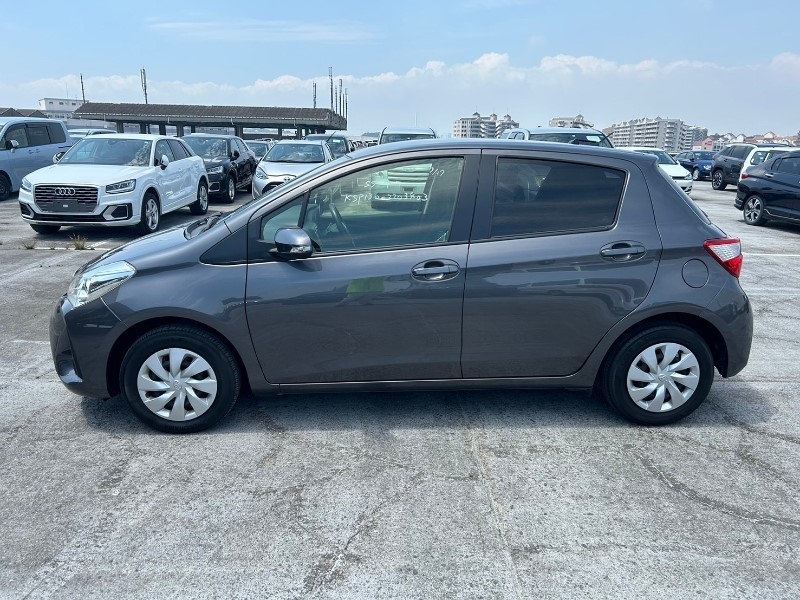 2017TOYOTA VITZ F