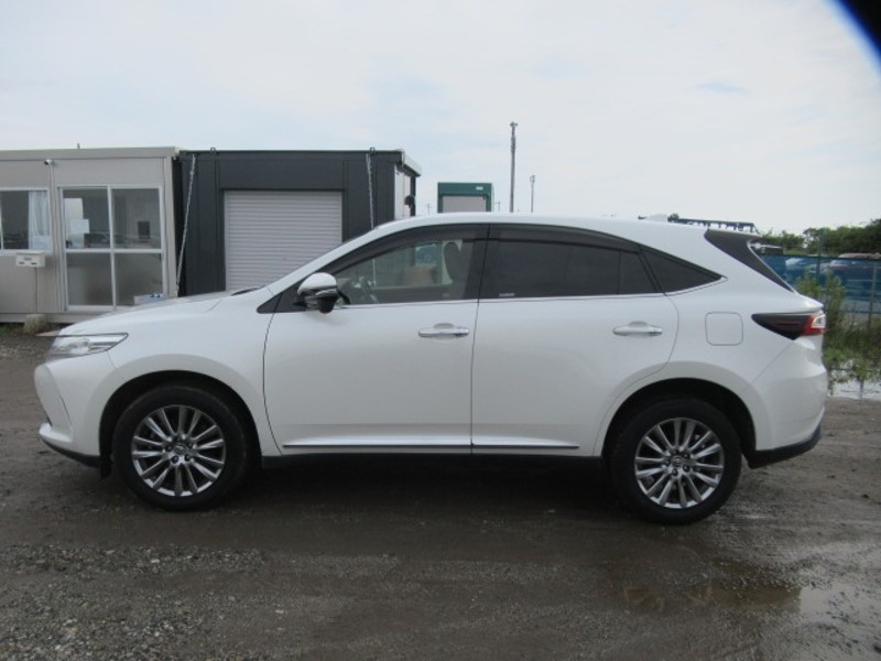 2017 TOYOTA HARRIER PREMIUM RED INTERIOR