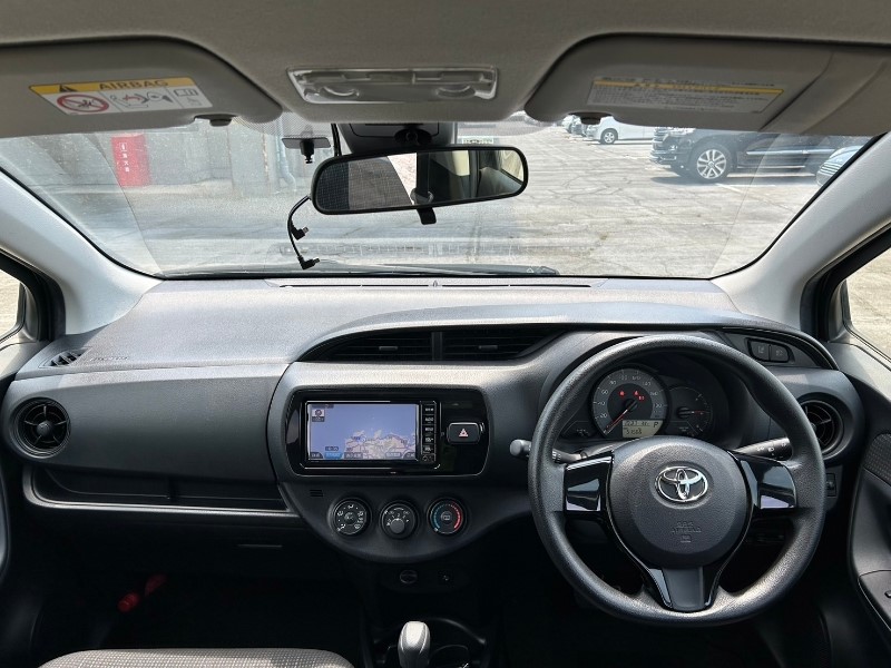 2017TOYOTA VITZ F