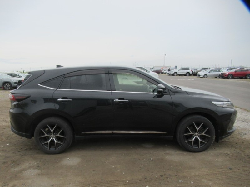 2019 TOYOTA HARRIER PREMIU STYLE NOIR