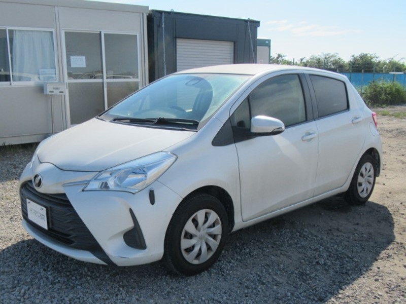 2017 TOYOTA VITZ F