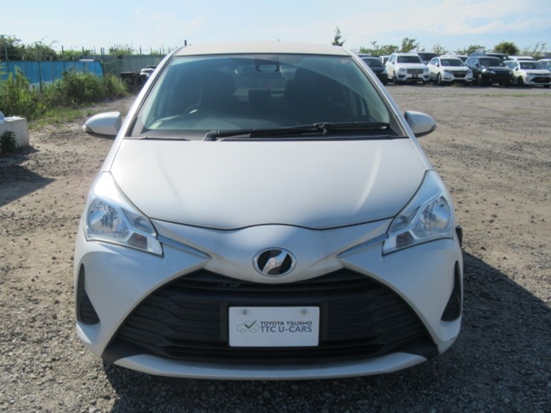 2017 TOYOTA VITZ F