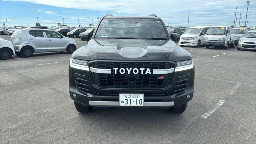 2023 Toyota Land Cruiser LC300 GR Sports