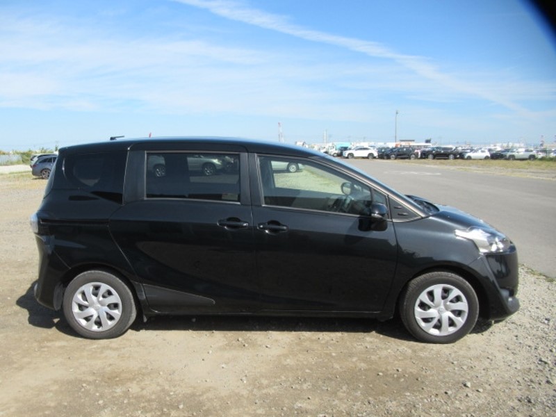 2018 TOYOTA SIENTA G