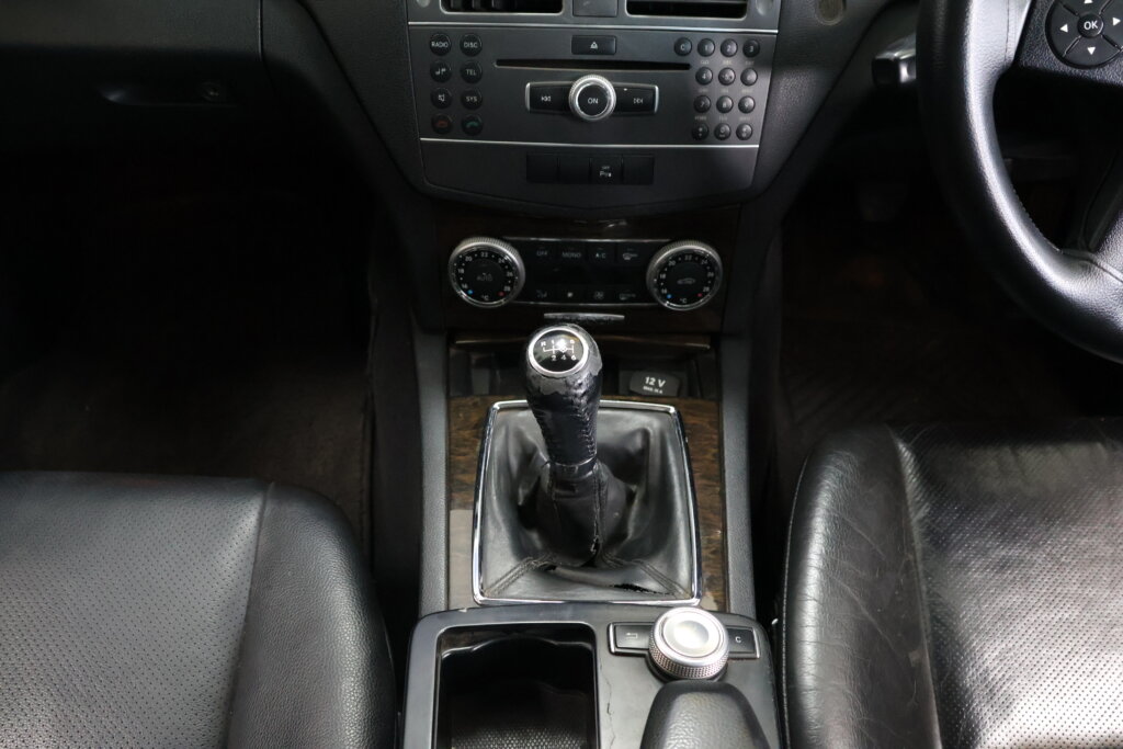 2010 Mercedes Benz C22( MANUAL)