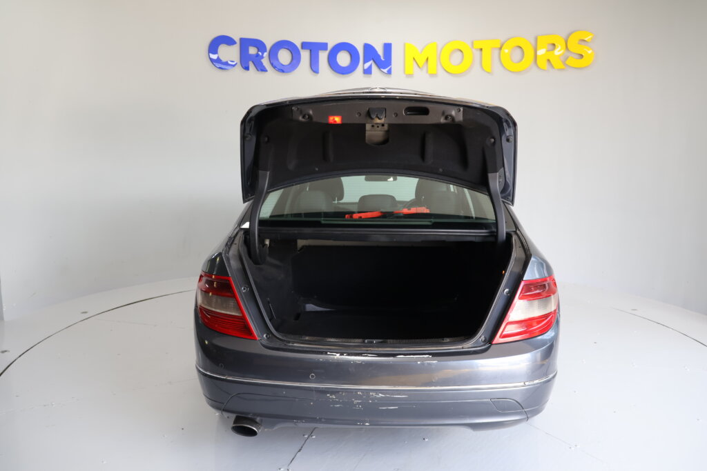 2010 Mercedes Benz C22( MANUAL)