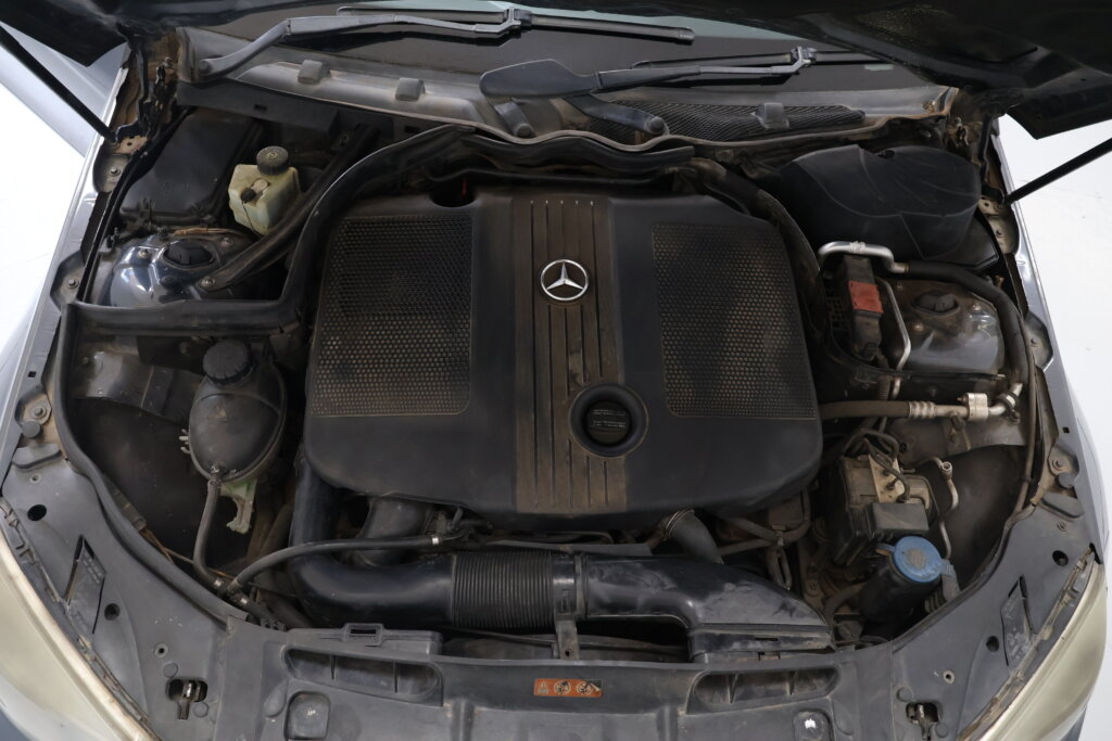 2010 Mercedes Benz C22( MANUAL)