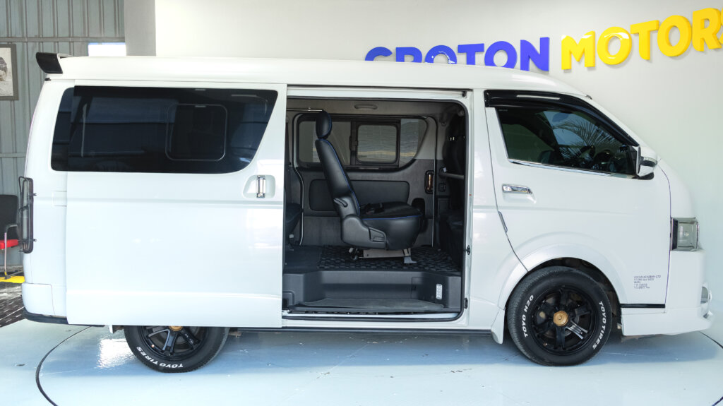 2014 Toyota Hiace