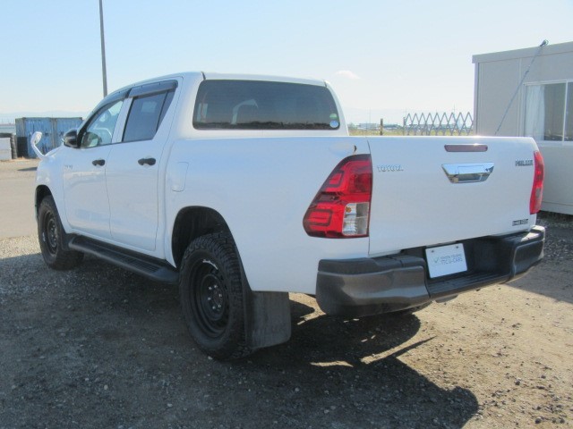 2019 TOYOTA HILUX X