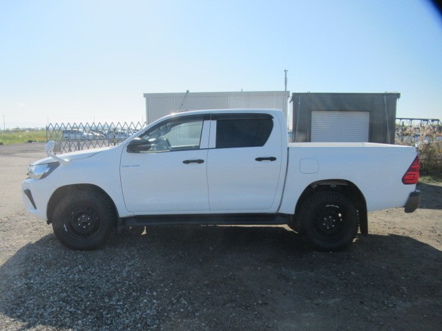 2019 TOYOTA HILUX X