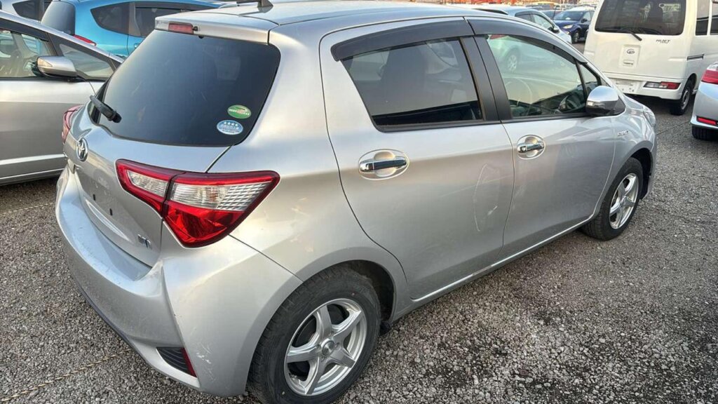 2018 Toyota Vitz Hybrid